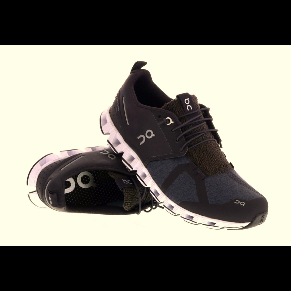 ON Cloud Terry black/white running shoes